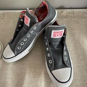Women’s Converse Size 8